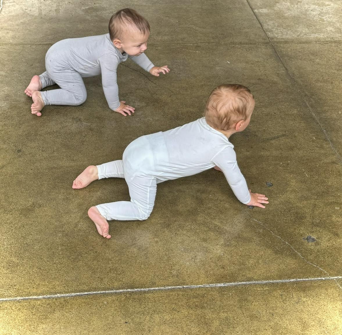 The Rollercoaster of Crawling and Walking: A (Grip) Baby Tale!